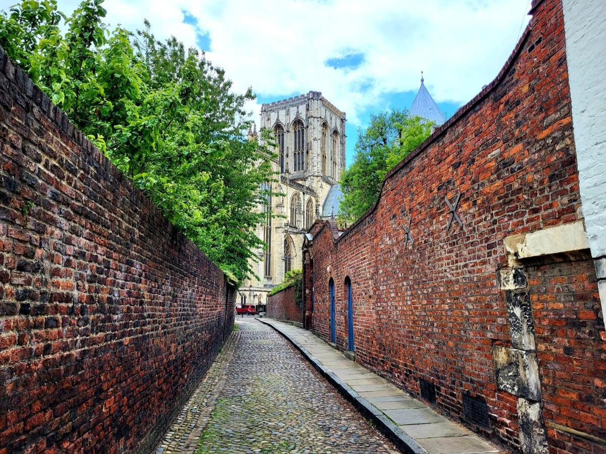 Chapter House * York